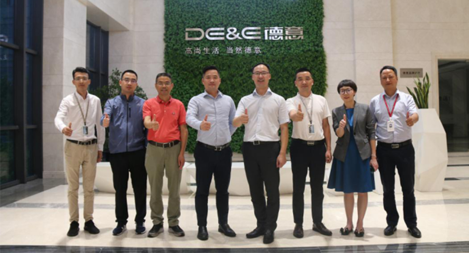 融信集团总裁王卫一行莅临威廉希尔指导工作！